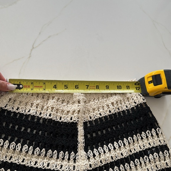 Zara Stripe Crochet Women Shorts - Picture 5 of 5